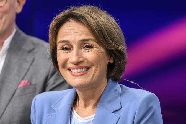 Pictured, from left: Sandra Maischberger, GER, Berlin, studio, guest on *Maischberger*, political talk show, TV, program, hosted by Sandra Maischberger, Das Erste, from Adlershof – Studio 20, October 6, 2026, Copyright: HMBxMedia UwexKoch