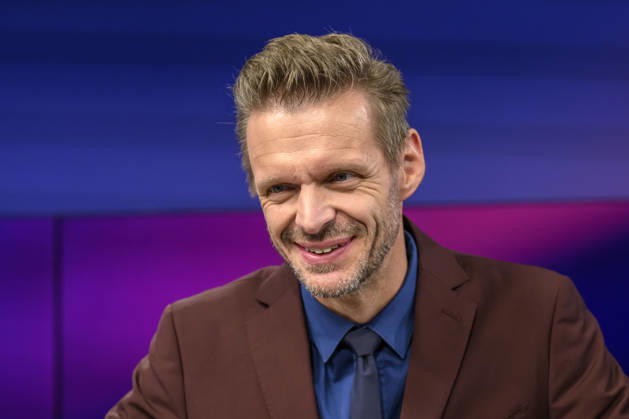 Pictured, from left: Florian Schroeder, cabaret artist, GER, Berlin, studio, guest on Maischberger, political talk show, TV, program, with host Sandra Maischberger, Das Erste, from Adlershof, Am Studio 20, June 10, 2026, Copyright: HMBxMedia UwexKoch