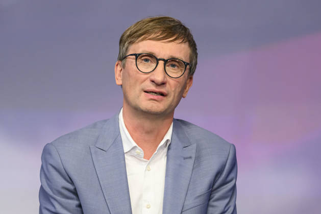 Pictured, from left: Sönke Neitzel, military historian, GER, Berlin, studio, guest on Maischberger, political talk show, TV, program, with host Sandra Maischberger, Das Erste, from Studio 20 in Adlershof, October 6, 2026, Copyright: HMBxMedia UwexKoch