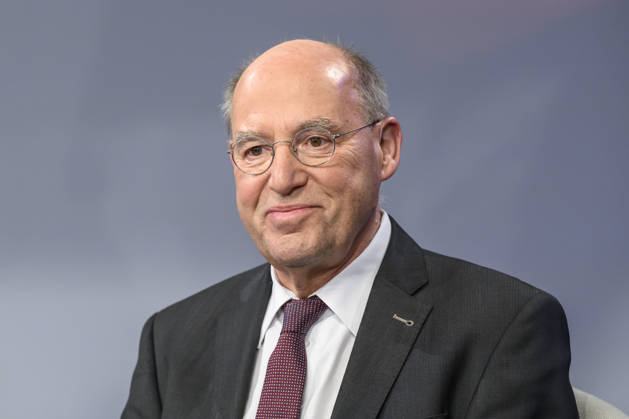 Pictured, from left: Gregor Gysi, Member of the Bundestag for Die Linke, GER, Berlin, studio, guest on Maischberger, political talk show, TV, program, with host Sandra Maischberger, Das Erste, from Adlershof Am Studio 20, October 6, 2026, Copyright: HMBxMedia UwexKoch