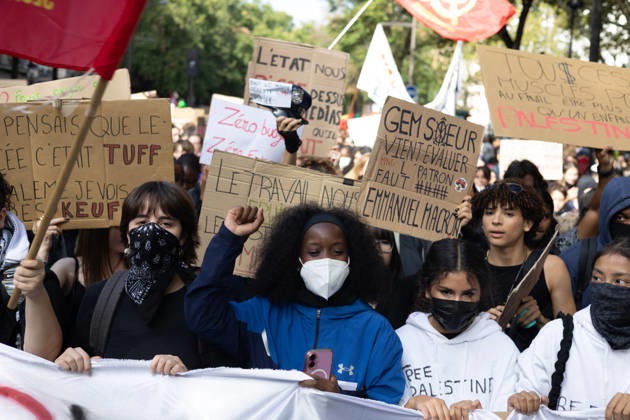 Student Demonstration - Paris RL Protesters hold signs as they take part in a demonstration as part of a nationwide day of actions called by high-school students, joined by unions and teachers, who for days have been demanding better learning conditions in protests punctuated by violent confrontations in Paris on October 6, 2026. Photo by Raphael Lafargue ABACAPRESS.COM Paris France Copyright: xLafarguexRaphael ABACAx