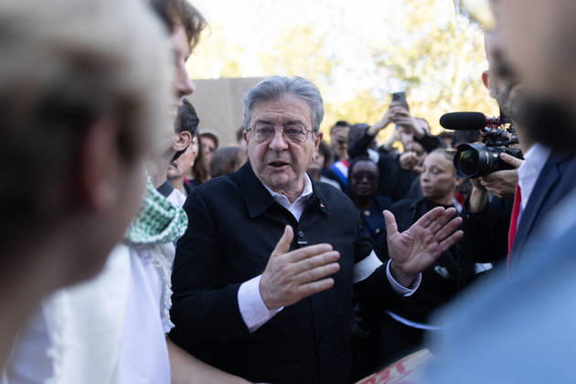 Student Demonstration - Paris RL President of La France Insoumise LFI Jean Luc Melenchon takes part in a demonstration as part of a nationwide day of actions called by high-school students, joined by unions and teachers, who for days have been demanding better learning conditions in protests punctuated by violent confrontations in Paris on October 6, 2026. Photo by Raphael Lafargue ABACAPRESS.COM Paris France Copyright: xLafarguexRaphael ABACAx