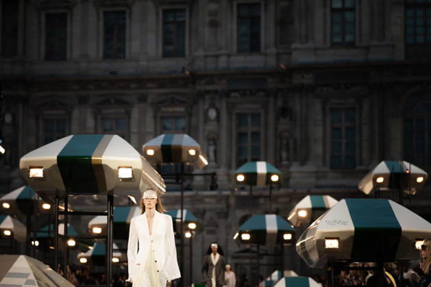PFW - Louis Vuitton Runway - Paris A model presents a creation for Louis Vuitton Women s Spring Summer 2027 collection fashion show as part of the Paris Fashion Week, in Paris, France on October 6, 2026. Photo by Alexis Jumeau ABACAPRESS.COM Paris France  Copyright: xJumeauxAlexis ABACAx