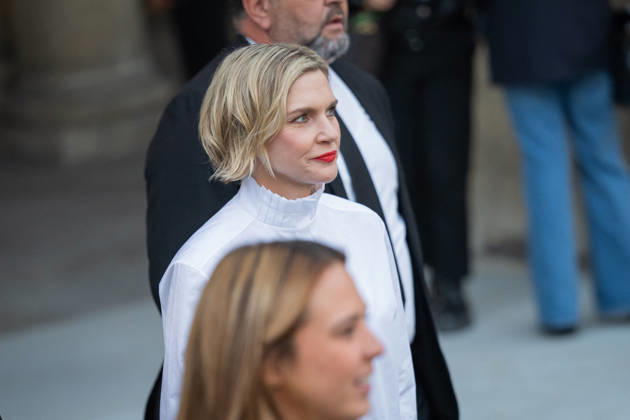 PFW - Louis Vuitton Front Row - Paris US actress Rhea Seehorn poses as she arrives ahead of the Louis Vuitton Women s Spring Summer 2027 collection fashion show as part of the Paris Fashion Week, in Paris, France on October 6, 2026. Photo by Alexis Jumeau ABACAPRESS.COM Paris France Copyright: xJumeauxAlexis ABACAx