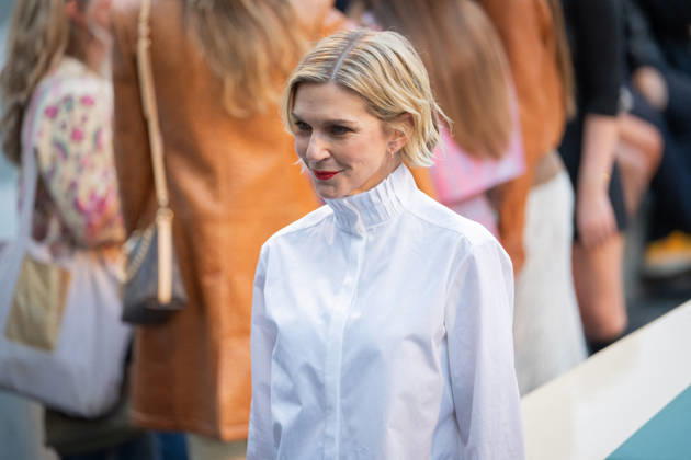 PFW - Louis Vuitton Front Row - Paris US actress Rhea Seehorn poses as she arrives ahead of the Louis Vuitton Women s Spring Summer 2027 collection fashion show as part of the Paris Fashion Week, in Paris, France on October 6, 2026. Photo by Alexis Jumeau ABACAPRESS.COM Paris France Copyright: xJumeauxAlexis ABACAx