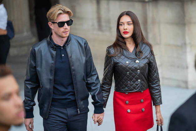 PFW - Louis Vuitton Front Row - Paris Belgium s midfielder 07 Kevin De Bruyne (L) and his wife Michele De Bruyne poses as she arrives ahead of the Louis Vuitton Women s Spring Summer 2027 collection fashion show as part of the Paris Fashion Week, in Paris, France on October 6, 2026. Photo by Alexis Jumeau ABACAPRESS.COM Paris France Copyright: xJumeauxAlexis ABACAx
