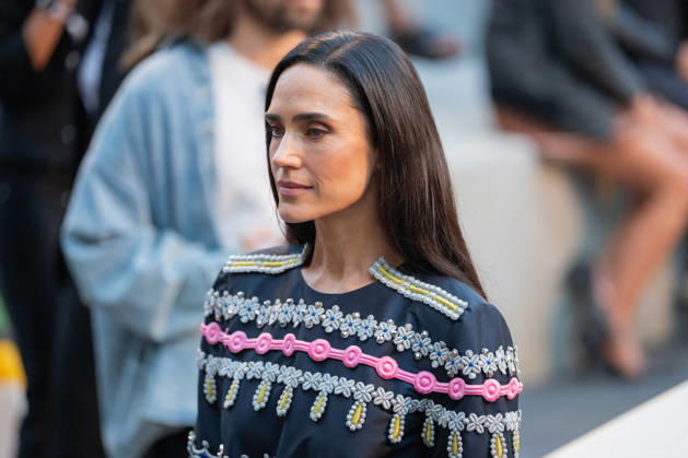 PFW - Louis Vuitton Front Row - Paris Jennifer Connelly poses as she arrives ahead of the Louis Vuitton Women s Spring Summer 2027 collection fashion show as part of the Paris Fashion Week, in Paris, France on October 6, 2026. Photo by Alexis Jumeau ABACAPRESS.COM Paris France Copyright: xJumeauxAlexis ABACAx