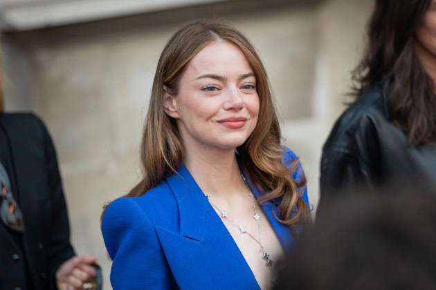 PFW - Louis Vuitton Front Row - Paris Emma Stone poses as she arrives ahead of the Louis Vuitton Women s Spring Summer 2027 collection fashion show as part of the Paris Fashion Week, in Paris, France on October 6, 2026. Photo by Alexis Jumeau ABACAPRESS.COM Paris France Copyright: xJumeauxAlexis ABACAx
