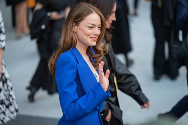 PFW - Louis Vuitton Front Row - Paris Emma Stone poses as she arrives ahead of the Louis Vuitton Women s Spring Summer 2027 collection fashion show as part of the Paris Fashion Week, in Paris, France on October 6, 2026. Photo by Alexis Jumeau ABACAPRESS.COM Paris France Copyright: xJumeauxAlexis ABACAx