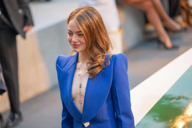 PFW - Louis Vuitton Front Row - Paris Emma Stone poses as she arrives ahead of the Louis Vuitton Women s Spring Summer 2027 collection fashion show as part of the Paris Fashion Week, in Paris, France on October 6, 2026. Photo by Alexis Jumeau ABACAPRESS.COM Paris France Copyright: xJumeauxAlexis ABACAx