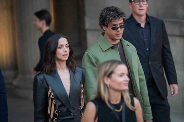 PFW - Louis Vuitton Front Row - Paris Cuban-Spanish actress Ana De Armas (L) and Venezuelan singer Alberto Beto Montenegro poses as she arrives ahead of the Louis Vuitton Women s Spring Summer 2027 collection fashion show as part of the Paris Fashion Week, in Paris, France on October 6, 2026. Photo by Alexis Jumeau ABACAPRESS.COM Paris France Copyright: xJumeauxAlexis ABACAx