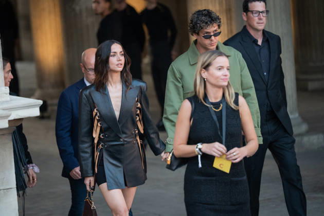 PFW - Louis Vuitton Front Row - Paris Cuban-Spanish actress Ana De Armas (L) and Venezuelan singer Alberto Beto Montenegro poses as she arrives ahead of the Louis Vuitton Women s Spring Summer 2027 collection fashion show as part of the Paris Fashion Week, in Paris, France on October 6, 2026. Photo by Alexis Jumeau ABACAPRESS.COM Paris France Copyright: xJumeauxAlexis ABACAx