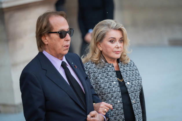 PFW - Louis Vuitton Front Row - Paris Catherine Deneuve poses as she arrives ahead of the Louis Vuitton Women s Spring Summer 2027 collection fashion show as part of the Paris Fashion Week, in Paris, France on October 6, 2026. Photo by Alexis Jumeau ABACAPRESS.COM Paris France Copyright: xJumeauxAlexis ABACAx