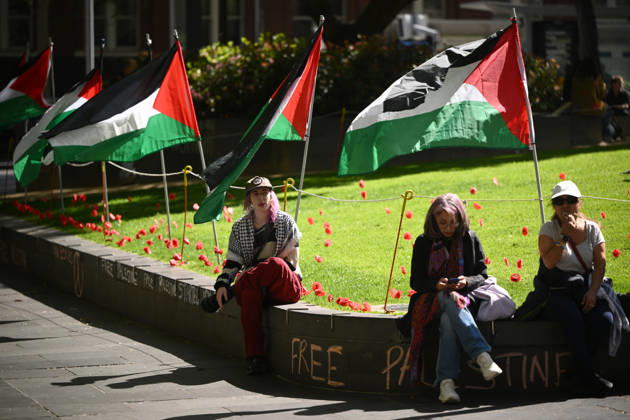 PRO-PALESTINE VIGIL, Pro-Palestine protestors hold a vigil for Gaza at the State Library Victoria in Melbourne, Wednesday, October 7, 2026. ( NO ARCHIVING MELBOURNE VICTORIA Australia Copyright: xJOELxCARRETTx 20261007193702181446