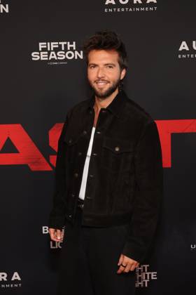 Los Angeles CA Oct 6: Guy Burnet at the film Premiere of The Beast on October6, 2026 Credit: USA - ZUMAa123 20261006_zaa_a123_185 Copyright: xAdMediax