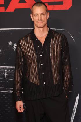 Los Angeles CA Oct 6: Joel Kinnaman at the film Premiere of The Beast on October6, 2026 Credit: USA - ZUMAa123 20261006_zaa_a123_207 Copyright: xAdMediax
