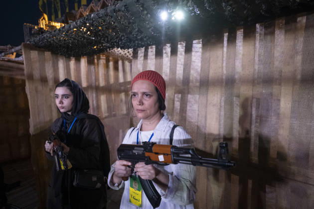 Urban Warfare Training For Iran s Female Self-sacrificing Forces Members of Iran s female self-sacrificing forces hold AK-47 rifles during urban warfare training at a city-square military training camp in southern Tehran, Iran, on October 6, 2026, amid rising tensions between Iran and the United States. Tehran Tehran Iran  Copyright: xMortezaxNikoubazlx originalFilename: nikoubazl-urbanwar261006_npOM2.jpg