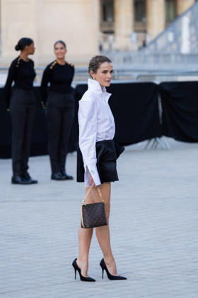 Guest at the Louis Vuitton Women s Ready-to-Wear Spring Summer 2026 Collection fashion show during Paris Fashion Week, October 6, 2026 Florian Lavielle Bestimage Celebrities at the Louis Vuitton Women’s Ready-to-Wear Spring Summer 2026 Collection fashion show during Paris Fashion Week on October 6, 2026, Paris, France  Copyright: xFlorianxLaviellex xBestimagexFlorianxLaviellex xBestimagex