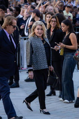 Catherine Deneuve at the Louis Vuitton Women s Ready-to-Wear Spring Summer 2026 Collection fashion show during Paris Fashion Week, October 6, 2026 Florian Lavielle Bestimage Celebrities at the Louis Vuitton Women’s Ready-to-Wear Spring Summer 2026 Collection fashion show during Paris Fashion Week on October 6, 2026, Paris, France  Copyright: xFlorianxLaviellex xBestimagexFlorianxLaviellex xBestimagex