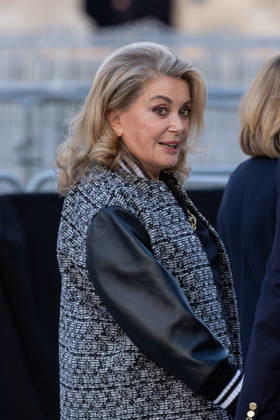 Catherine Deneuve at the Louis Vuitton Women s Ready-to-Wear Spring Summer 2026 Collection fashion show during Paris Fashion Week, October 6, 2026 Florian Lavielle Bestimage Celebrities at the Louis Vuitton Women’s Ready-to-Wear Spring Summer 2026 Collection fashion show during Paris Fashion Week on October 6, 2026, Paris, France  Copyright: xFlorianxLaviellex xBestimagexFlorianxLaviellex xBestimagex