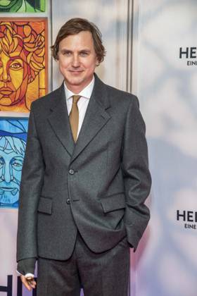 ABB HEIMSUCHUNG: Lars Eidinger walks the red carpet at the German premiere of Volker Schloendorff s film *Heimsuchung* at Kino International on October 6, 2026, in Berlin, Germany