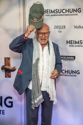 ABB HEIMSUCHUNG: Volker Schloendorff walks the red carpet at the German premiere of his film *Heimsuchung* at the Kino International on October 6, 2026, in Berlin, Germany