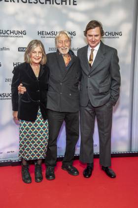 ABB HEIMSUCHUNG: Lars Eidinger walks the red carpet at the German premiere of Volker Schloendorff s film *Heimsuchung* at Kino International on October 6, 2026, in Berlin, Germany