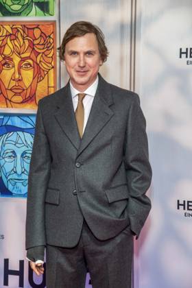 ABB HEIMSUCHUNG: Lars Eidinger walks the red carpet at the German premiere of Volker Schloendorff s film *Heimsuchung* at Kino International on October 6, 2026, in Berlin, Germany