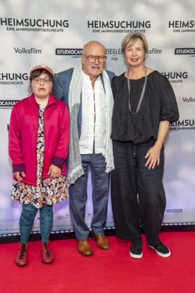 ABB HEIMSUCHUNG: Volker Schloendorff walks the red carpet at the German premiere of his film *Heimsuchung* at the Kino International on October 6, 2026, in Berlin, Germany