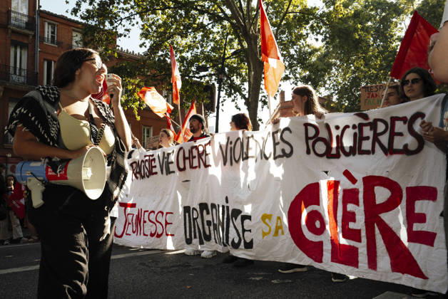High School And University Student Protest - Toulouse Secondary school pupils behind a banner – Ratite, dear life, police violence. Young people are channelling their anger. Protests by secondary school pupils and students calling for improvements to their living and learning conditions, supported by the trade unions CGT, FO, FSU and Solidaires. France, Toulouse, 6 October 2026. Photo by Patricia Huchot-Boissier AbacaPress.com. Toulouse OCCITANIE France Copyright: xHuchot-BoissierxPatricia ABACAx