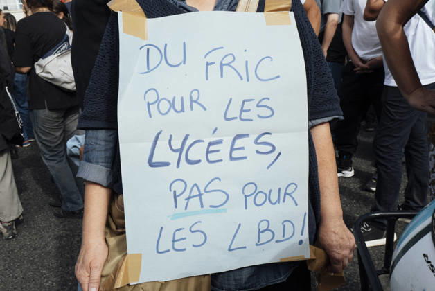 High School And University Student Protest - Toulouse A protester holding a placard reading: Money for secondary schools, not for LBDs!. Protests by secondary school pupils and students calling for improvements to their living and learning conditions, supported by the trade unions CGT, FO, FSU and Solidaires. France, Toulouse, 6 October 2026. Photo by Patricia Huchot-Boissier AbacaPress.com. Toulouse OCCITANIE France  Copyright: xHuchot-BoissierxPatricia ABACAx