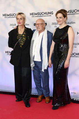 Susanne Wolff, Volker Schlöndorff, and Martina Gedeck at the premiere of the film *Heimsuchung* at the Kino International in Berlin, October 6, 2026 Foto:xN.xKubelkax xFuturexImagex heimsuchung_6048