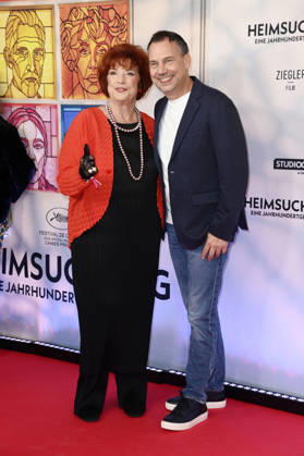 Regina Ziegler and Sebastian Fitzeck at the premiere of the movie *Heimsuchung* at Kino International in Berlin, October 6, 2026 Foto:xN.xKubelkax xFuturexImagex heimsuchung_6065