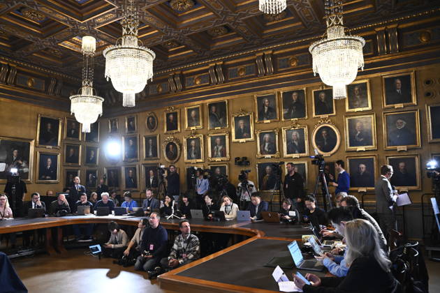 STOCKHOLM, SWEDEN 20261007 The press conference announcing the Nobel Prize in Chemistry at the Royal Swedish Academy of Sciences in Stockholm STOCKHOLM, SWEDEN x10080x Copyright: xFredrikxSandberg TTx NOBELPRIS I KEMI TILLKÄNNAGIVANDE md-1xYFQZdk