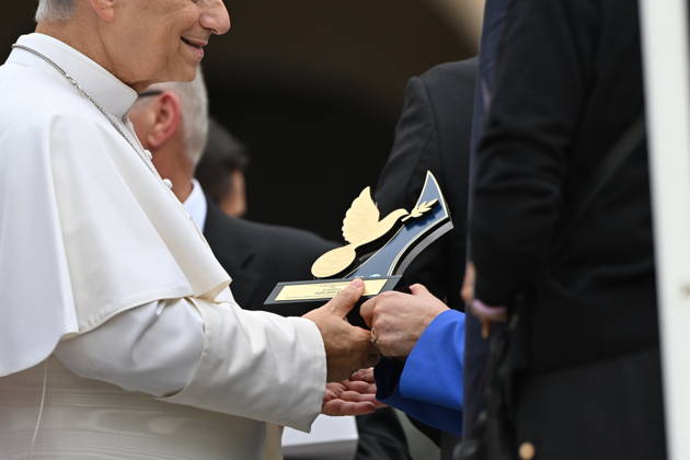 RECORD DATE NOT STATED Italy, Rome,Vatican 2026-10-07 : Pope Leo XIV during his weekly general audience in St Peter s Square Italy, Rome,Vatican 2026-10-07 : Pope Leo XIV during his weekly general audience in St Peter s Square Copyright alessia.giuliani CPP EDITORIAL USE ONLY - NO BOOKS Copyright: xAlessiaxGiuliani Catholicpressphotox