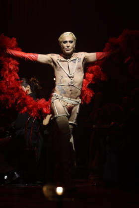 Mario Vaquerizo Presents the Musical *Cabaret* in Madrid Mario Vaquerizo during the press preview of the musical *Cabaret* at Espacio Delicias on October 7, 2026, in Madrid, Spain. The artist will take on this iconic role starting October 9 at an even more immersive venue. CELEBRITIES MUSIC CABARET MUSICAL Madrid Madrid Spain Copyright: xJosexVelascox 7826073