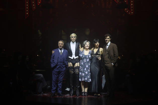 Mario Vaquerizo Presents the Musical *Cabaret* in Madrid Tony River, Mario Vaquerizo, Patricia Clark, Laia Prats, and José Pastor during the press preview of the musical *Cabaret* at Espacio Delicias on October 7, 2026, in Madrid, Spain. The artist will take on this iconic role starting October 9 at an even more immersive venue. CELEBRITIES MUSIC CABARET MUSICAL Madrid Madrid Spain Copyright: xJosexVelascox 7826191