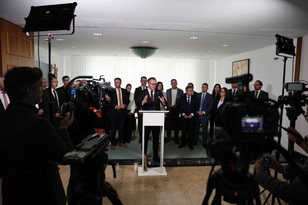 Thuringian State Parliament: Statement by Minister-President Mario Voigt (CDU), October 7, 2026, Erfurt, Thuringian State Parliament, Statement by Minister President Mario Voigt (CDU); he has withdrawn the lawsuit and accepts the revocation of his doctoral degree; he is issuing this statement on behalf of the entire parliamentary caucus, which is standing behind him symbolically