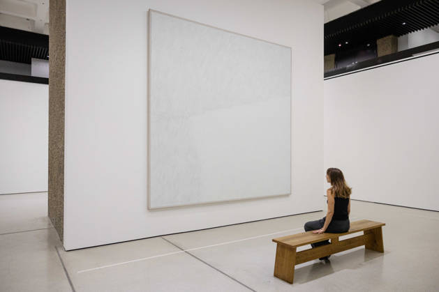 Robert Ryman: The Real Thing at Barbican Art Gallery, London, UK 7 October 2026 Surface Veill II, ca. 1970 on display at Robert Ryman: The Real Thing at the Barbican Art Gallery, London, UK, on 7 October 2026. The first significant UK exhibition of American minimalist and conceptual painter Robert Ryman (1930 2019) in over 30 years brings together six decades of work, on view from 8 October 2026., Credit:Pete Speller Avalon Copyright: xPetexSpellerx xAvalonx 1141198969