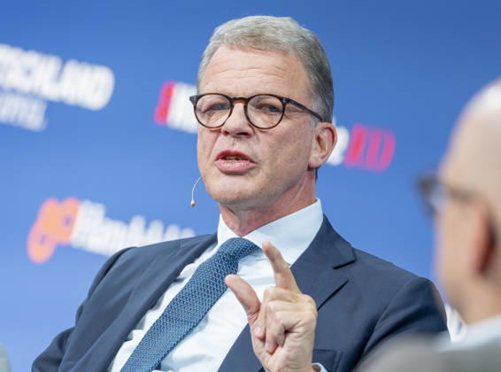 Christian Sewing, EUR, Germany, Berlin, October 7, 2026: Panel discussion with Christian Sewing, CEO of Deutsche Bank, who is attending the anniversary event in Berlin celebrating 80 years of *Handelsblatt* and 100 years of *WirtschaftsWoche*