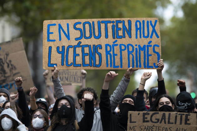 Students Demonstration outside Science Po Paris Students on Boulevard Saint Germain during a demonstration outside Science Po in Paris, France on October 7 2026 in support of high school students. Photo by Eliot Blondet ABACAPRESS.COM Paris France Copyright: xBlondetxEliot ABACAx