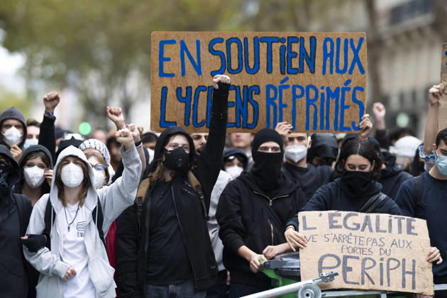 Students Demonstration outside Science Po Paris Students on Boulevard Saint Germain during a demonstration outside Science Po in Paris, France on October 7 2026 in support of high school students. Photo by Eliot Blondet ABACAPRESS.COM Paris France Copyright: xBlondetxEliot ABACAx