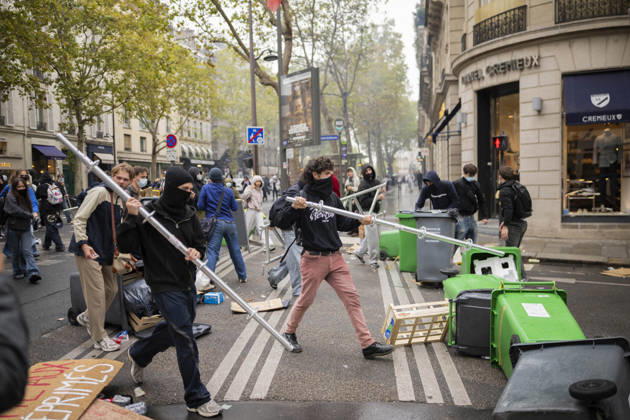 Students Demonstration outside Science Po Paris Students on Boulevard Saint Germain during a demonstration outside Science Po in Paris, France on October 7 2026 in support of high school students. Photo by Eliot Blondet ABACAPRESS.COM Paris France Copyright: xBlondetxEliot ABACAx