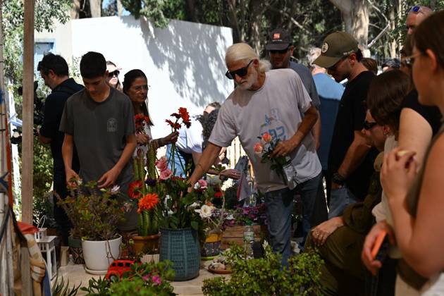 October 7, 2026, Kfar Aza, Israel: KFAR AZA, ISRAEL, OCTOBER 7, 2026: Residents and families gather for a memorial ceremony at Kibbutz Kfar Aza at 6:29 a.m., marking three years since the Hamas-led attack on southern Israel on October 7, 2023. Kfar Aza, a community near the Gaza border, was among the Israeli communities hardest hit during the assault. The ceremony began at the time the attack started three years earlier as communities across southern Israel held commemorations for the victims. Photo JNA Press. Kfar Aza Israel - ZUMAq101 20261007_zna_q101_047 Copyright: xPaulinaxPatimerx