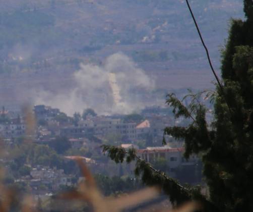 October 7, 2026, Nabathie, Lebanon: KFAR TIBNIT, SOUTHERN LEBANON, OCTOBER 7, 2026: Smoke rises after several artillery shells strike the town of Kfar Tibnit in southern Lebanon amid continuing military activity in the area. Nabathie Lebanon  - ZUMAq101 20261007_zna_q101_066 Copyright: xRazanxKdouhx