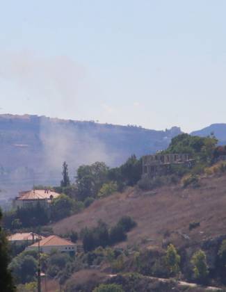 October 7, 2026, Nabathie, Lebanon: KFAR TIBNIT, SOUTHERN LEBANON, OCTOBER 7, 2026: Smoke rises after several artillery shells strike the town of Kfar Tibnit in southern Lebanon amid continuing military activity in the area. Nabathie Lebanon  - ZUMAq101 20261007_zna_q101_068 Copyright: xRazanxKdouhx
