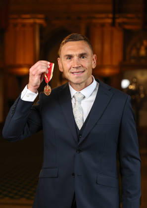 Investitures at Windsor Castle 07 10 2026. Windsor, UK. Sir Kevin Sinfield receives the Honour of Knighthood from The Prince of Wales at an investiture ceremony at Windsor Castle, Berkshire., Credit:Andrew Parsons Kensington Palace B66 Avalon United Kingdom, England, Windsor Copyright: xAndrewxParsonsx xKensingtonxPalacex xB66x xAvalonx 1141208923