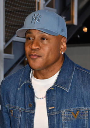 NEW YORK, NY- OCTOBER 6: LL Cool J at the Empire State Building to Celebrate the Premiere of CBSÃ¢â‚¬â ¢ New Drama, NCIS: NEW YORK on October 6, 2026 in New York City. Credit: AdMedia New York City USA - ZUMAa123 20261006_zaa_a123_221 Copyright: xJohnxFyckex