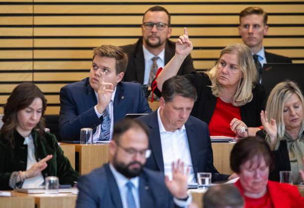 8 THURINGIAN STATE PARLIAMENT 56th PLENARY SESSION ** FOR EDITORIAL PURPOSES ONLY ** EDITORIAL USE ONLY ** p 07 10 2026 Erfurt Thuringian State Parliament 8th Legislative Term 56th Plenary Session Photo by Lennart Geibert CDU Germany Thuringia Erfurt Copyright SaschaxFromm Copyright: SaschaxFromm doc87xek3tbysm1901hbg26 ,EDITORIAL USE ONLY Copyright: SaschaxFromm