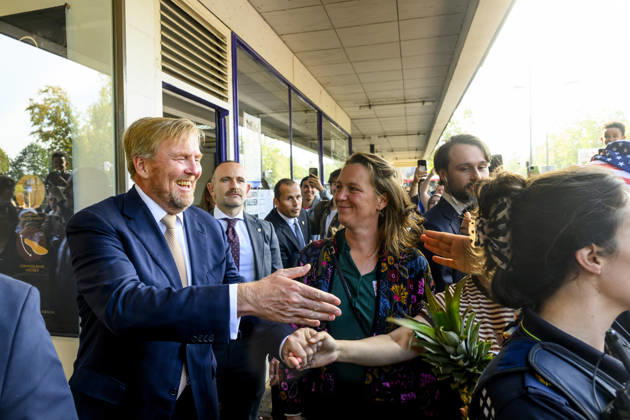 07-10-2026 Bosch King Willem-Alexander visited the Bike House, world kitchen and the Boschveld Garden at the Copernikkel, a cooperative of various resident-led initiatives and participating in the SAMEN lokaal program, in Den Bosch. Â  Copyright: xPPEx